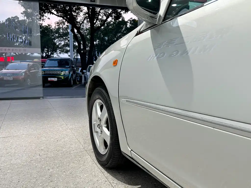 Toyota Camry 2004 — фото 22