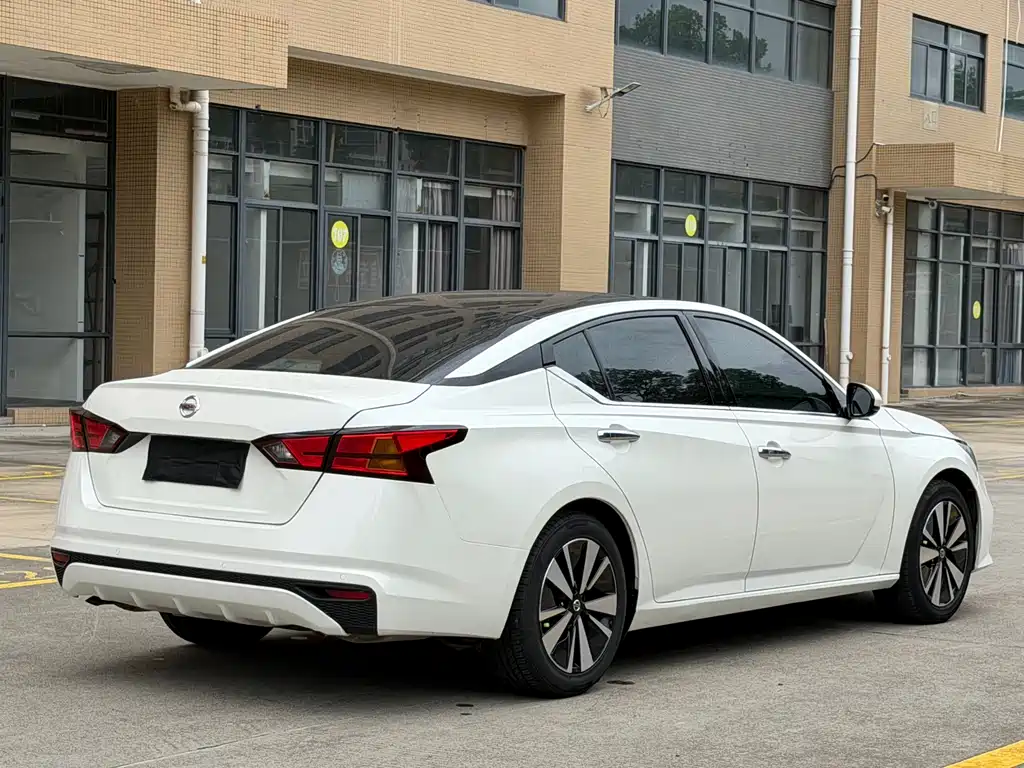 Nissan Teana 2023 — фото 10