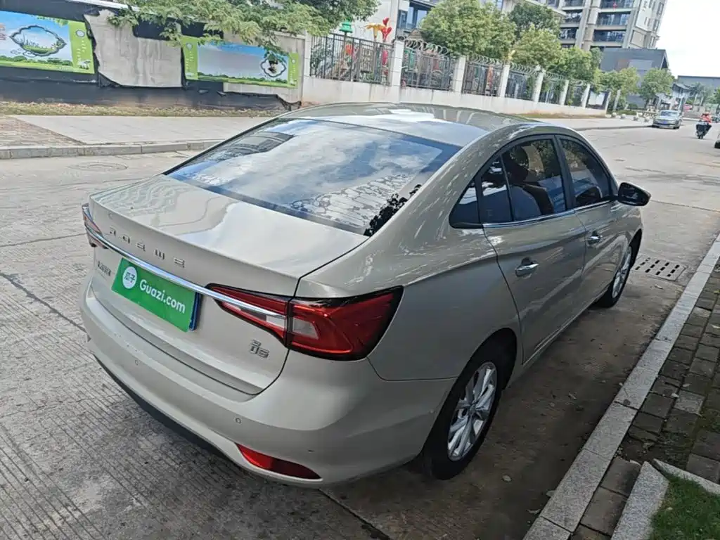 Roewe i5 2020