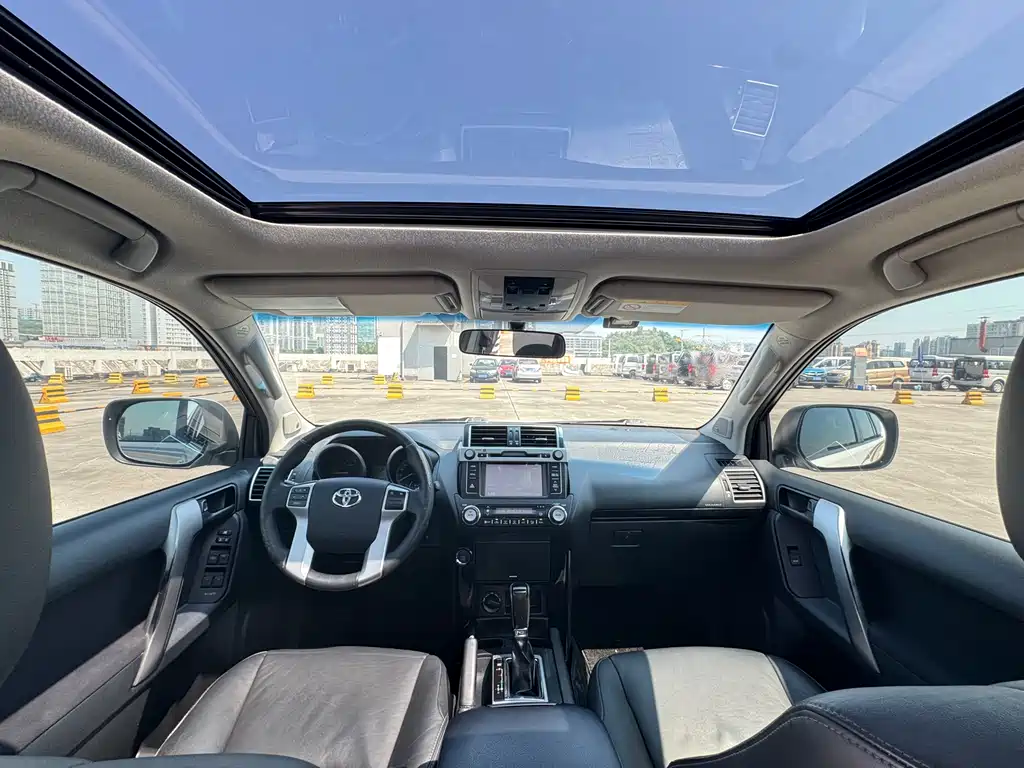 Toyota Prado 2016 — фото 11