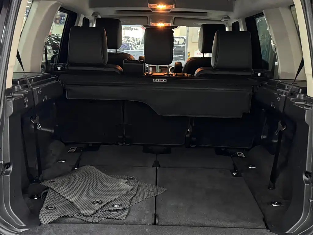 Land Rover Discovery 2017 — фото 7