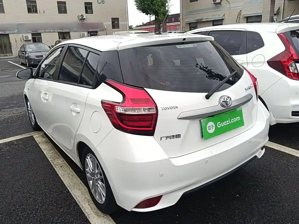 Toyota Yaris L 2021