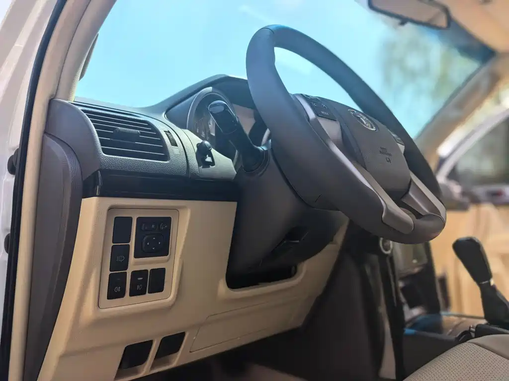 Toyota Prado 2015 — фото 17