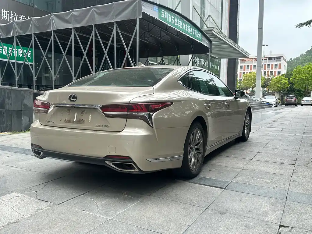Lexus LS 2018
