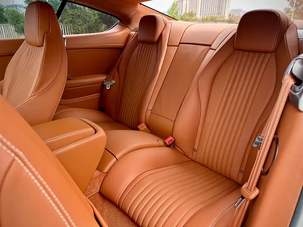 Bentley Continental 2017 — фото 10