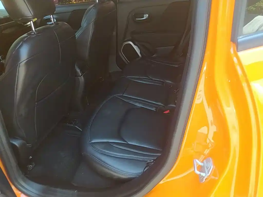 Jeep Renegade 2017 — фото 17