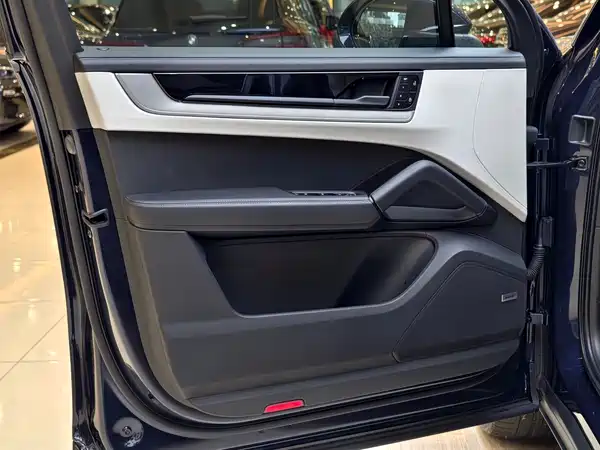 Porsche Cayenne 2024