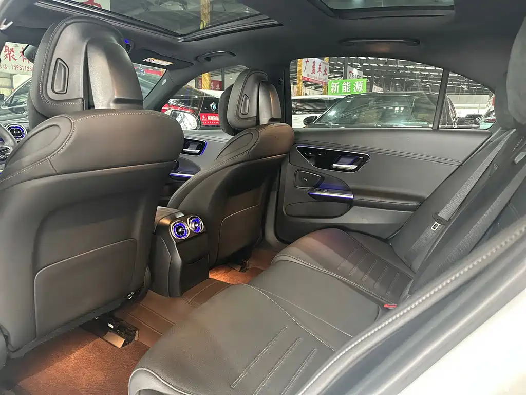 Mercedes-Benz C-Class 2023 — фото 9