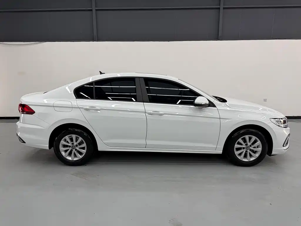 Volkswagen Bora 2023