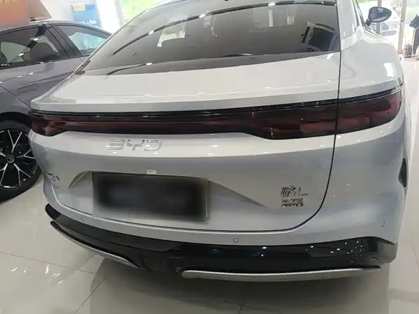 BYD Han L 2025