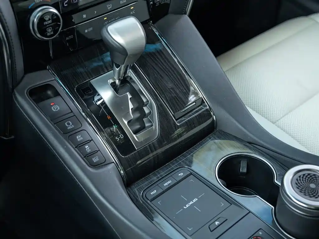 Lexus LM 2023 — фото 15