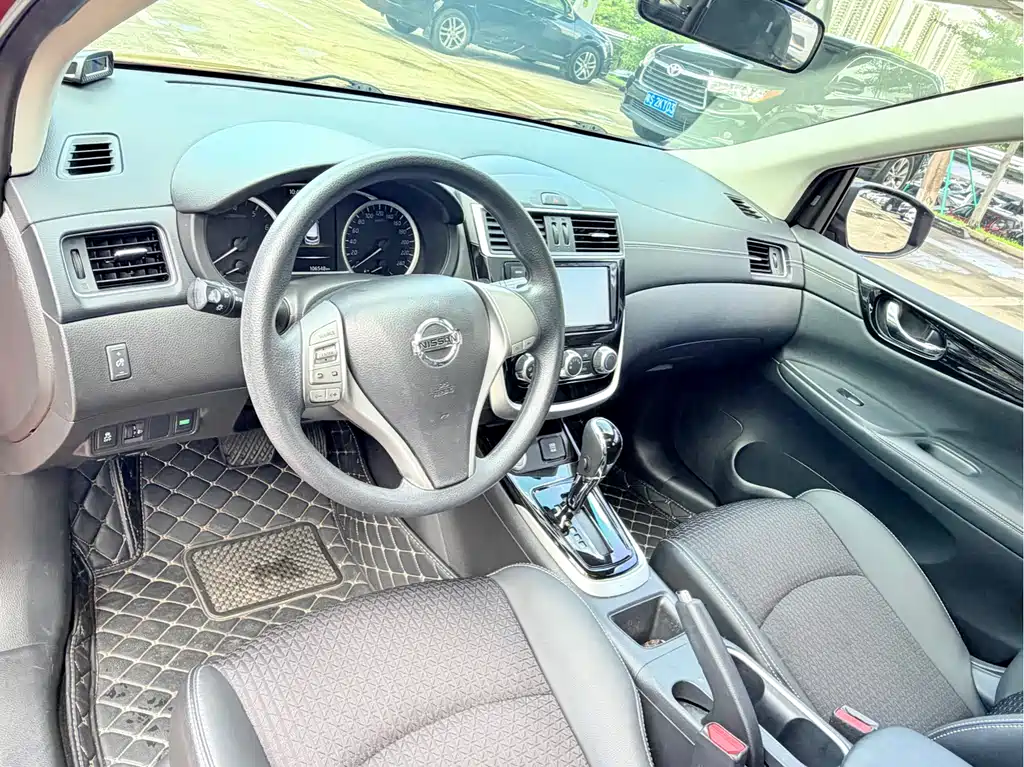 Nissan Tiida 2017 — фото 11