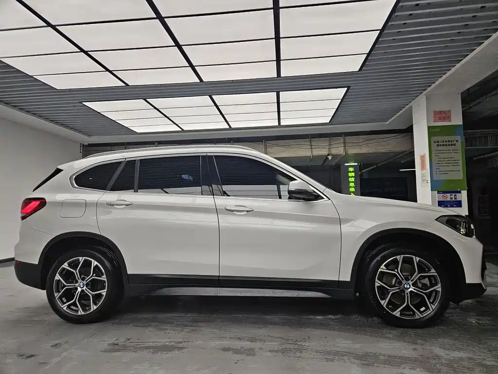 BMW X1 2021 — фото 4