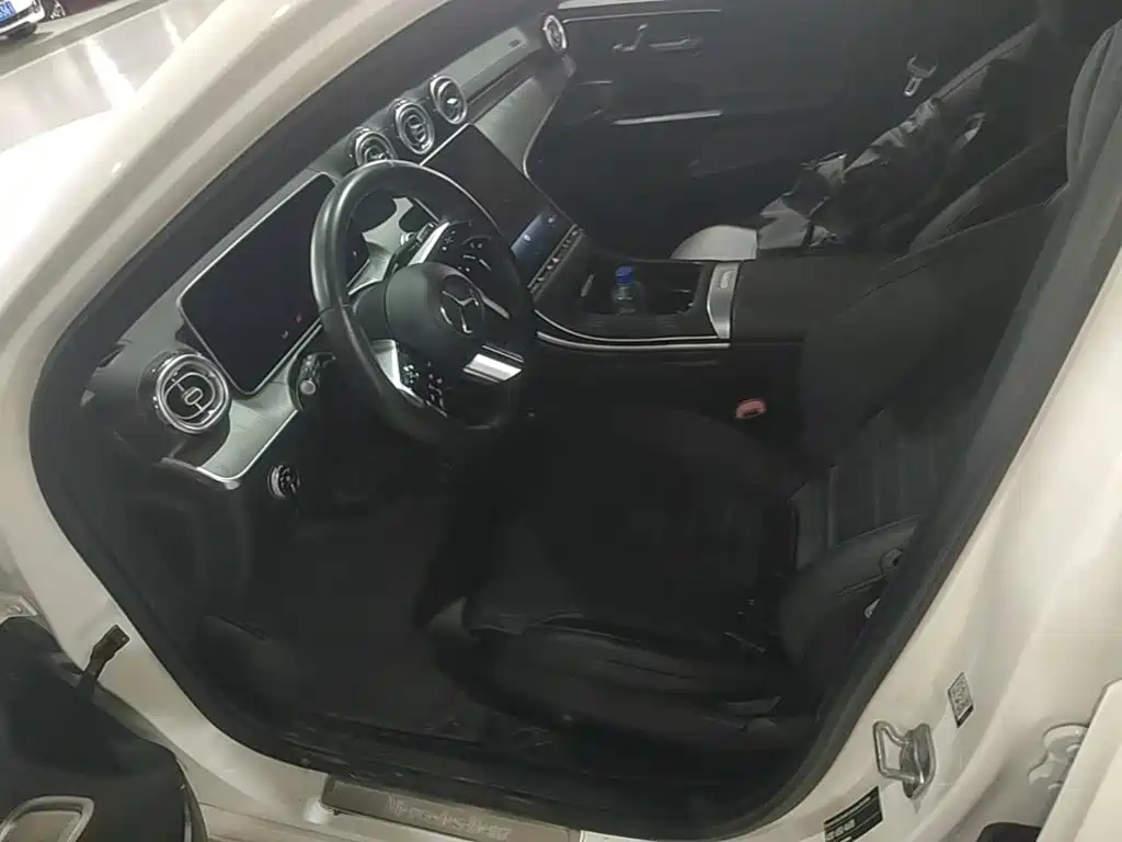 Mercedes-Benz C-Class 2023 — фото 15