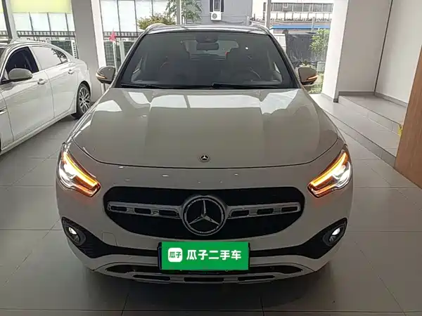 Mercedes-Benz GLA 2024