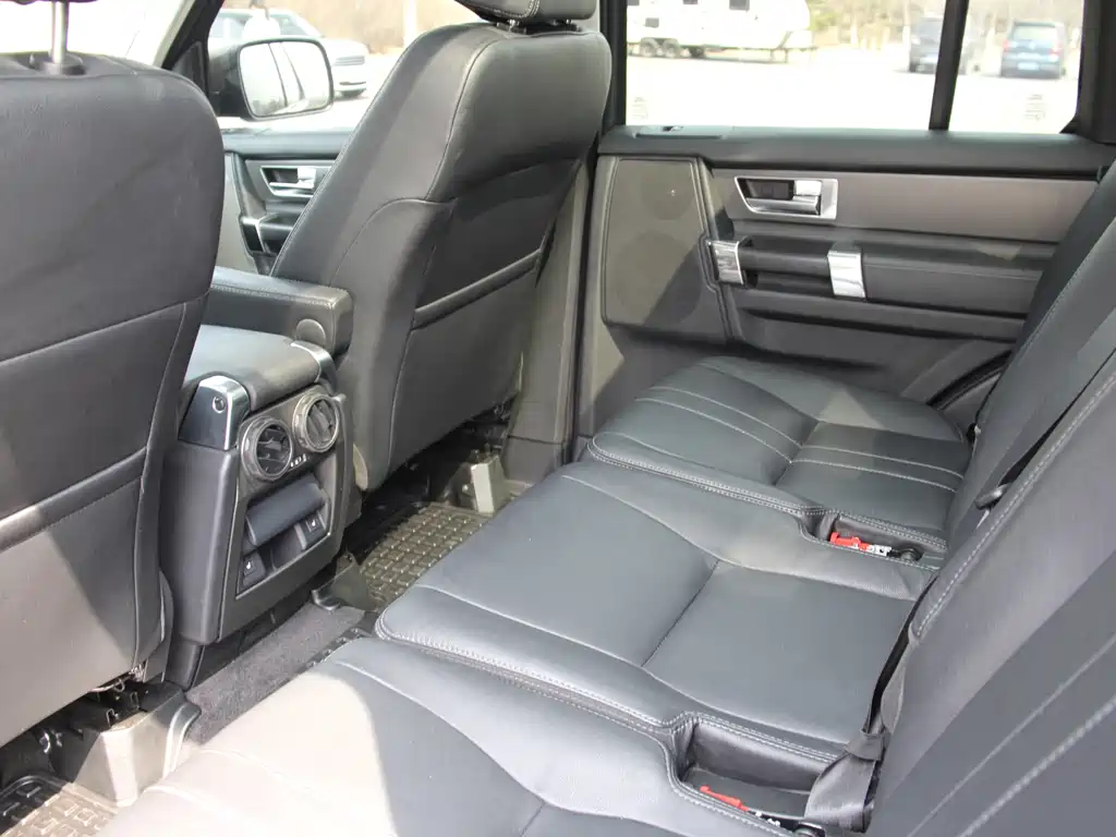Land Rover Discovery 2014 — фото 13
