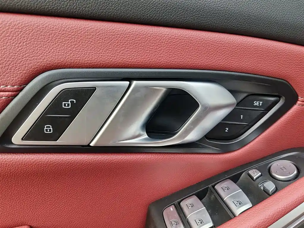BMW 3 Series 2025 — фото 14