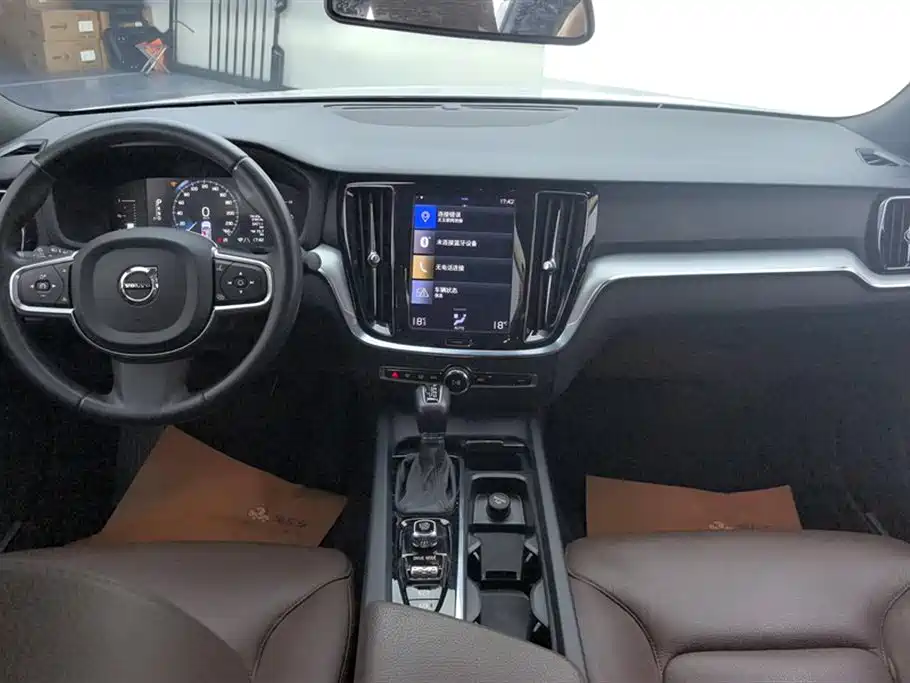 Volvo S60 2021 — фото 12