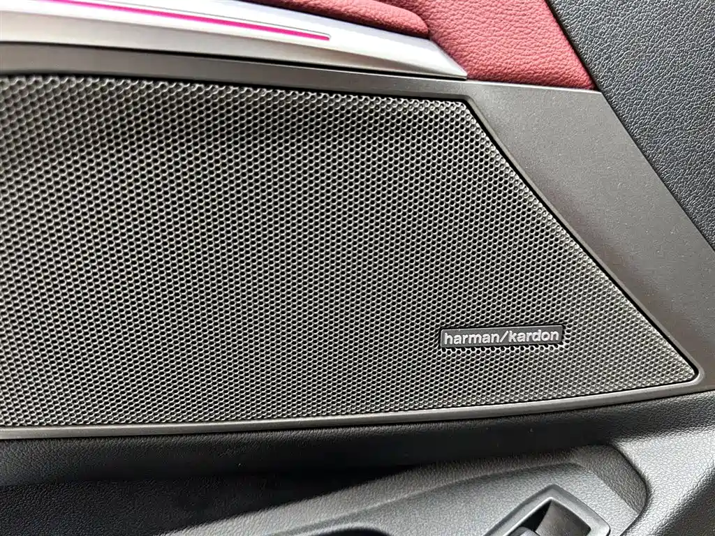 BMW 3 Series 2023 — фото 15