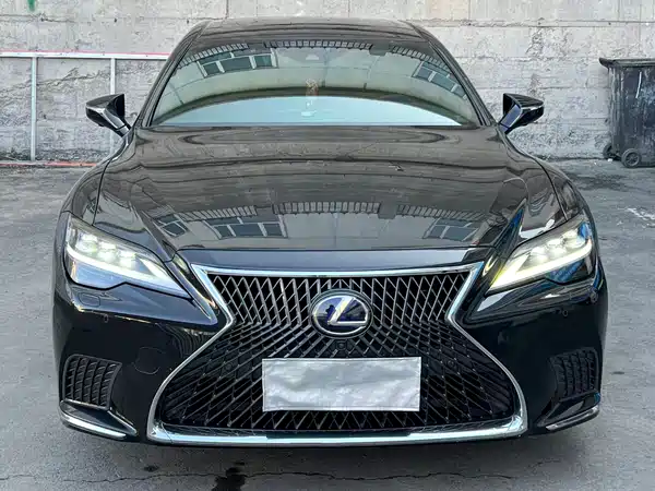 Lexus LS 2023