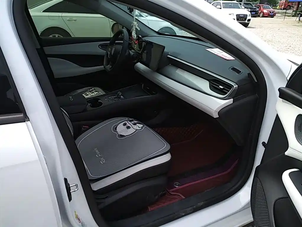 BYD Seal 05 DM-i 2025 — фото 25