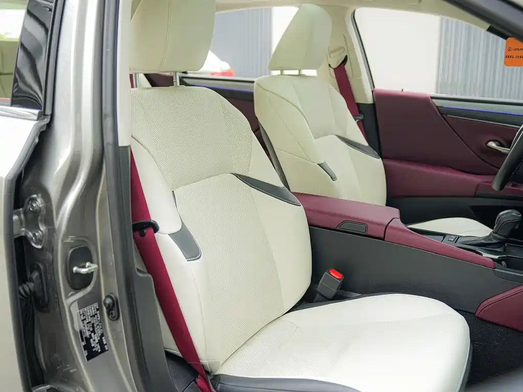 Lexus ES 2025 — фото 13