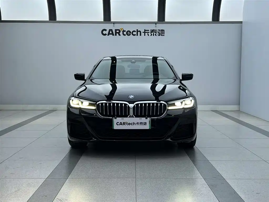 BMW 5 Series New Energy 2024 — фото 2