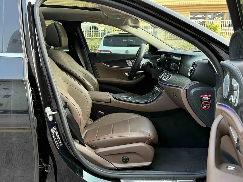 Mercedes-Benz E-Class 2020 — фото 14