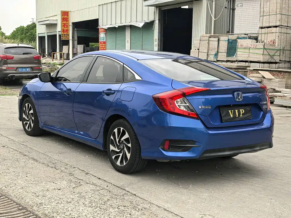 Honda Civic 2018 — фото 12