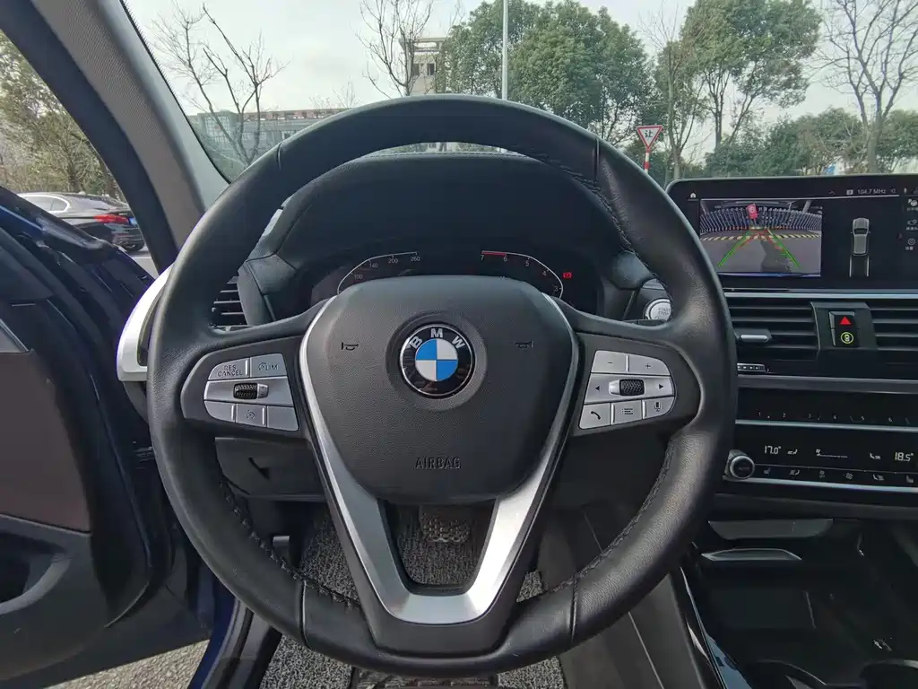 BMW X3 2018 — фото 9