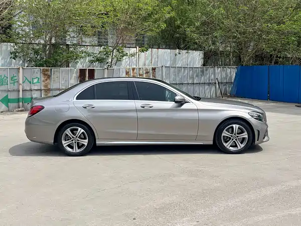 Mercedes-Benz C-Class 2021