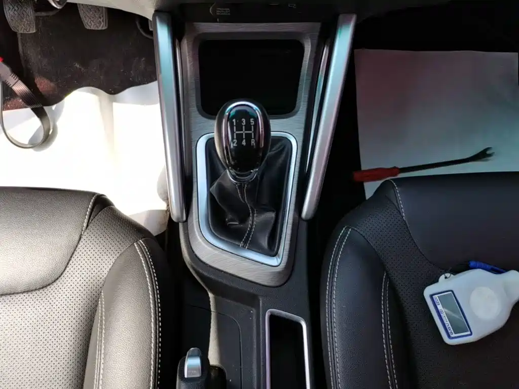 Geely Vision X3 2019 — фото 14