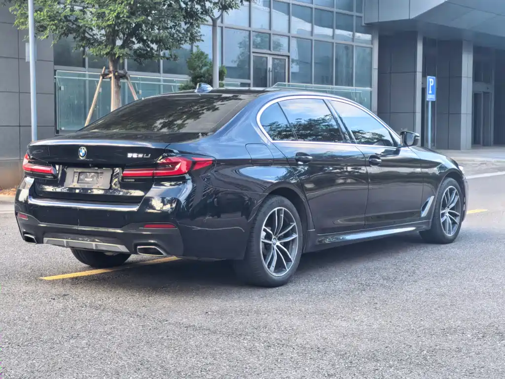 BMW 5 Series 2022