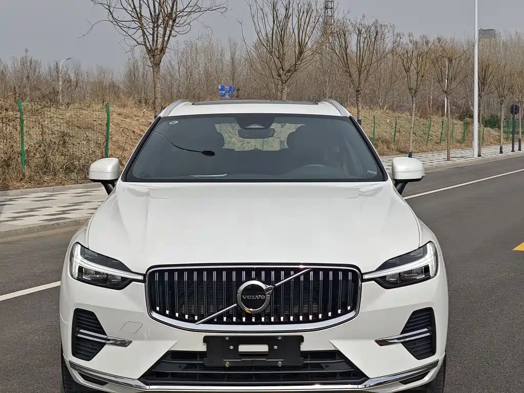 Volvo XC60 2025 — фото 2