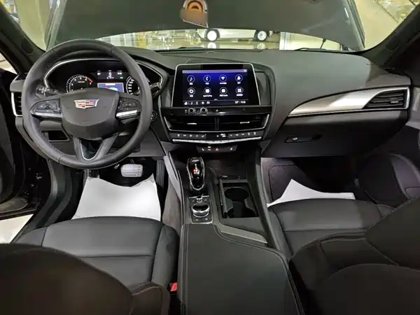 Cadillac CT5 2026