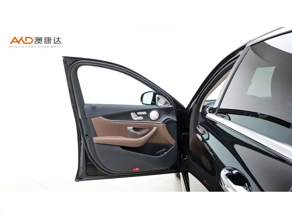 Mercedes-Benz E-Class 2020 — фото 10