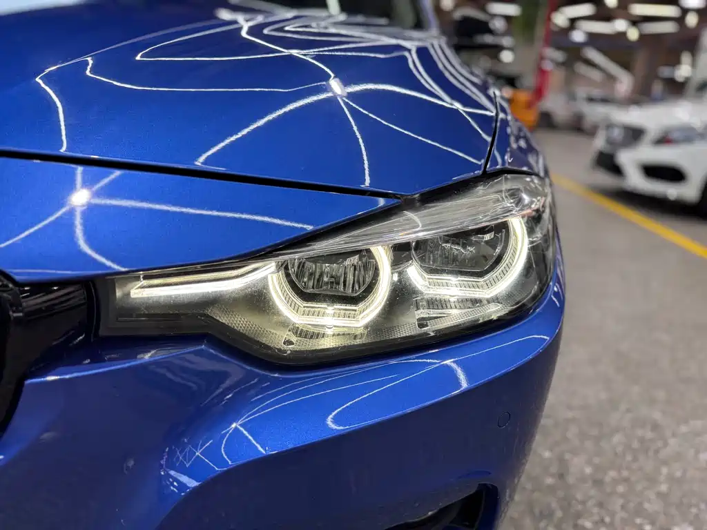 BMW 3 Series 2018 — фото 12