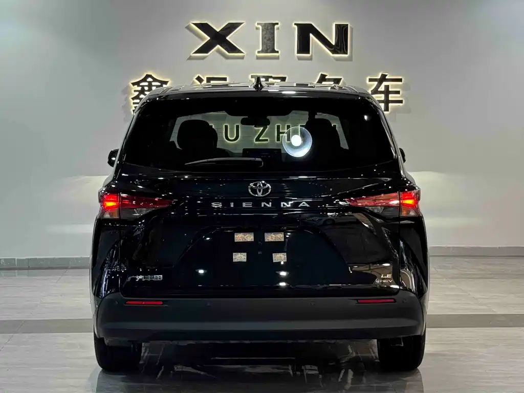 Toyota Sienna 2026