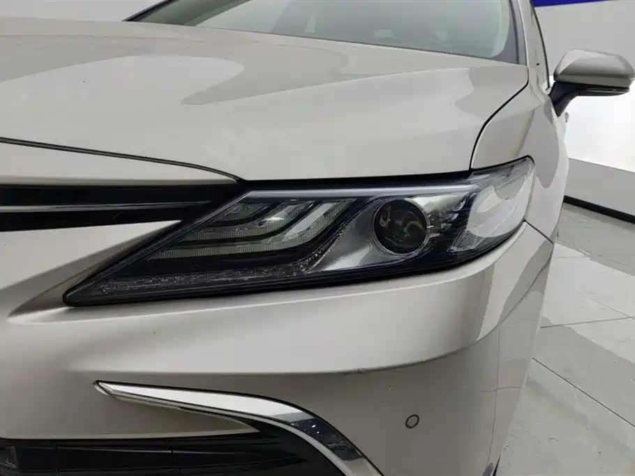 Toyota Camry 2021 — фото 5