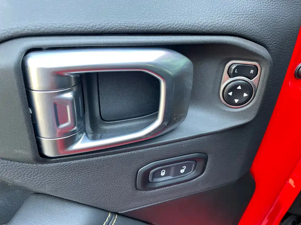 Jeep Wrangler 2024 — фото 16