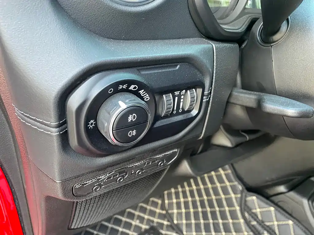 Jeep Wrangler 2024 — фото 15
