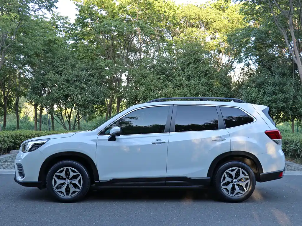 Subaru Forester 2020 — фото 4