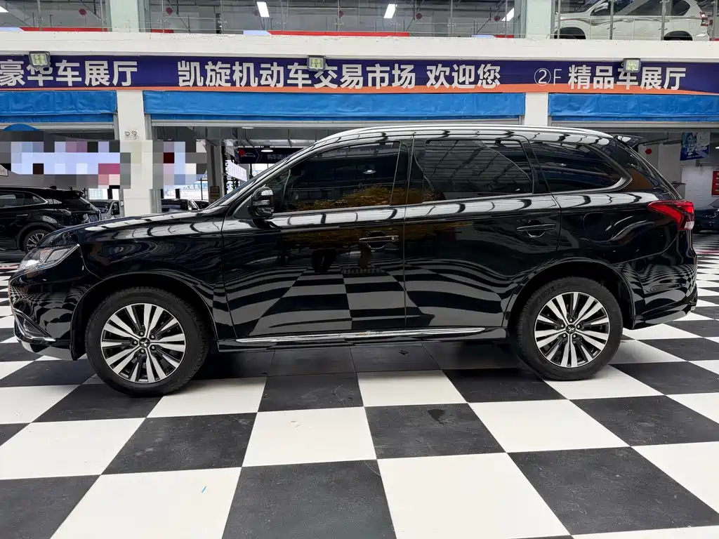 Mitsubishi Outlander 2022