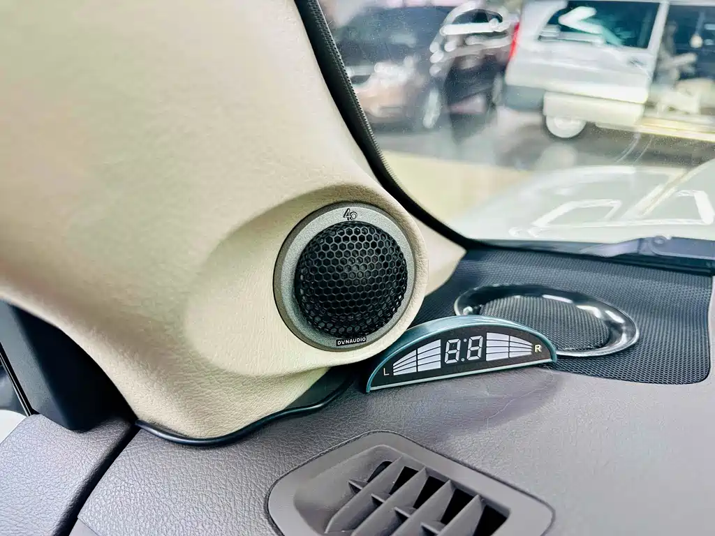 Toyota Land Cruiser 2020 — фото 12