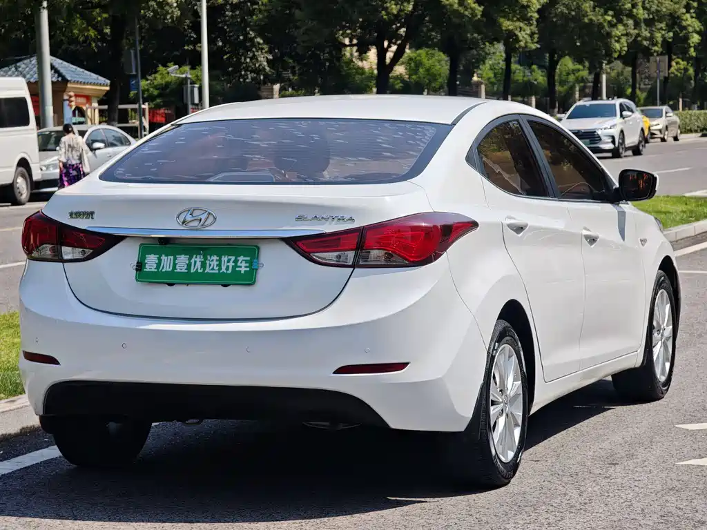 Hyundai Elantra 2016