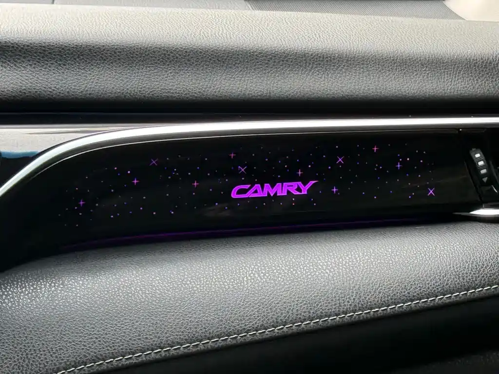 Toyota Camry 2022 — фото 17