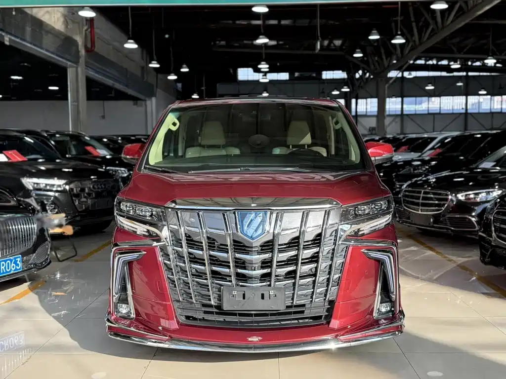 Toyota Alphard 2022 — фото 3