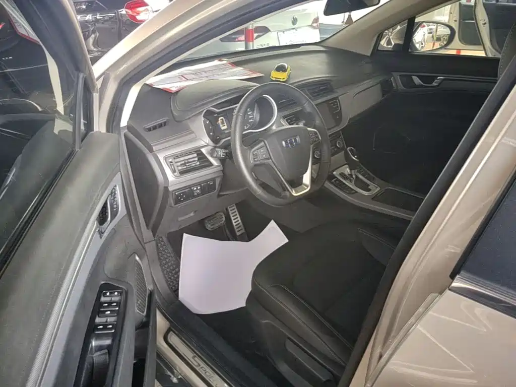 Geely Emgrand GS 2018 — фото 16