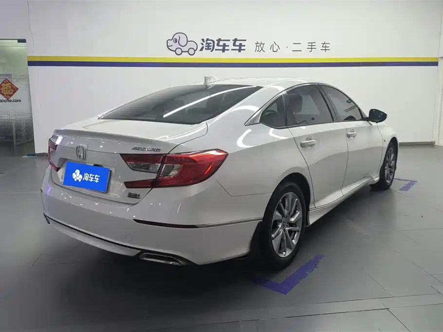 Honda Accord 2018 — фото 3