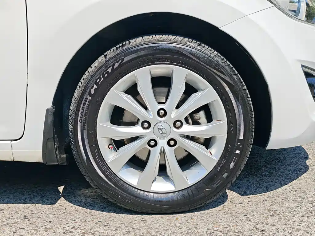 Hyundai Elantra 2016